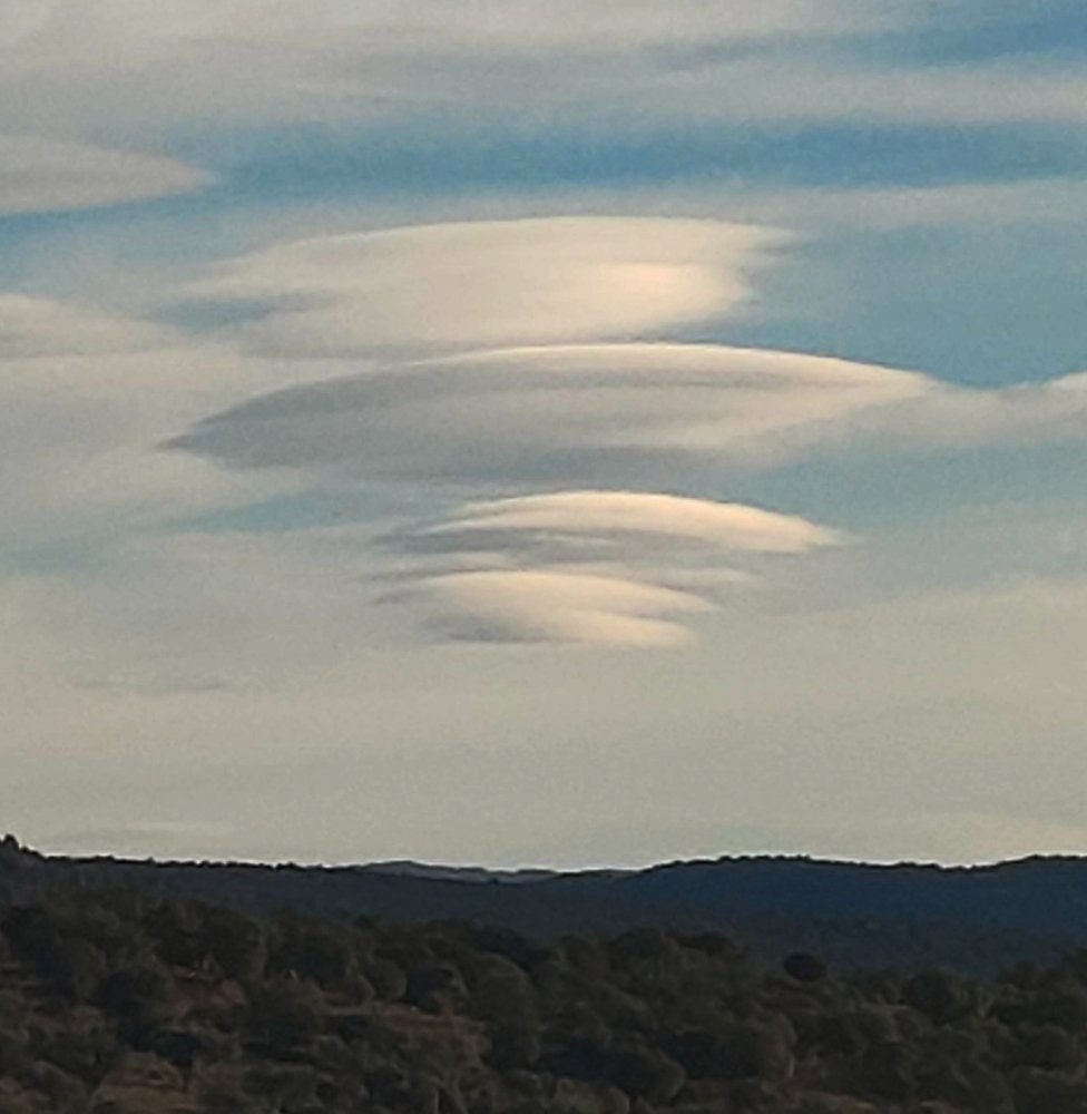 Nubes lenticulares en Burgohondo